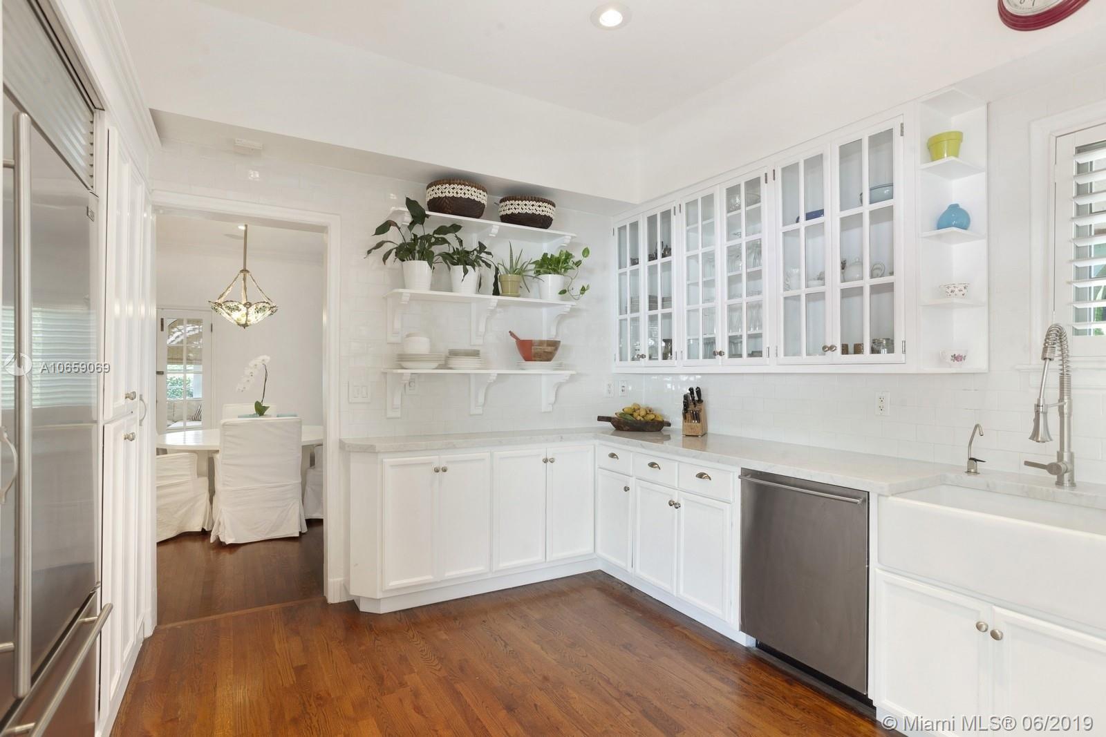 2355 North Bay Road Miami Beach, FL 33140 - Photo 10 of 24 kitchen