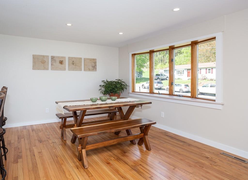 76 Sandy Hill Road Northampton, MA 01062 - Photo 6 of 32