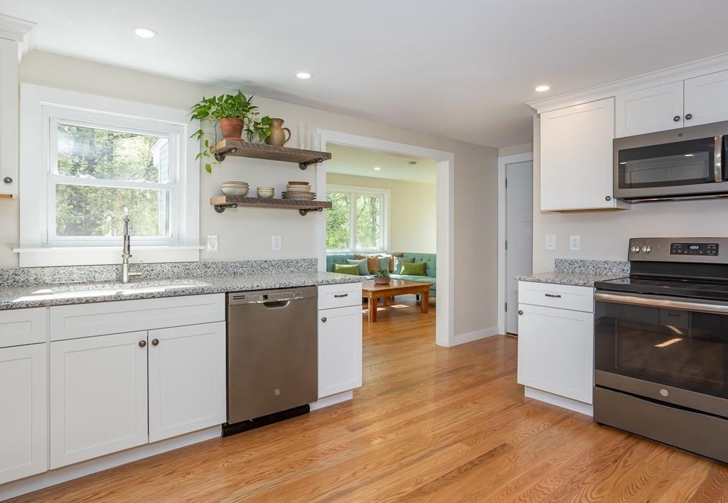 76 Sandy Hill Road Northampton, MA 01062 - Photo 10 of 32