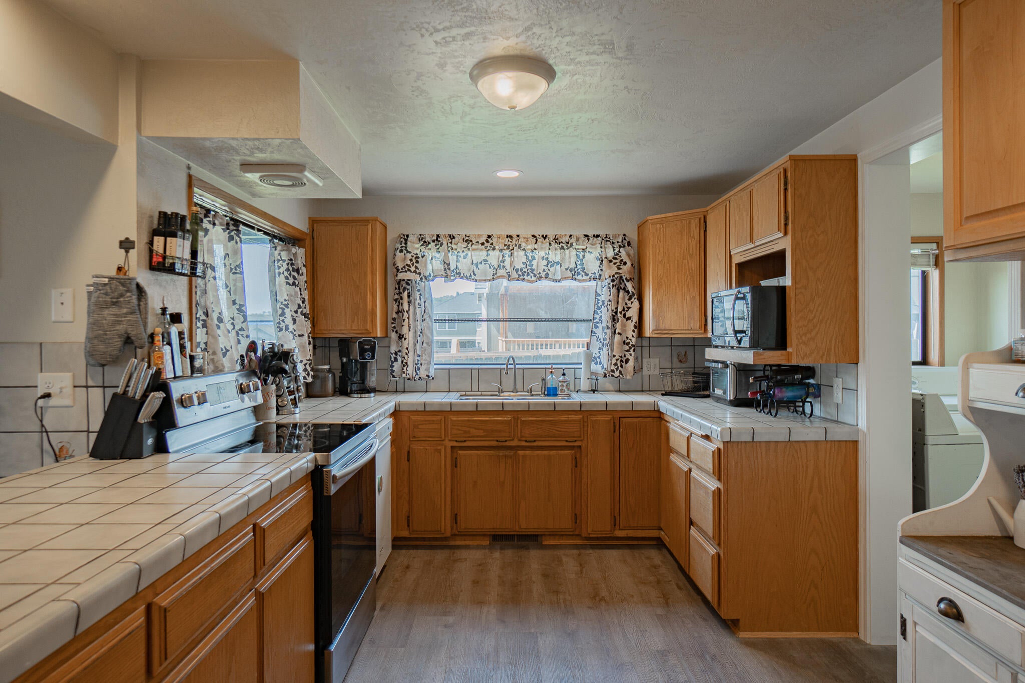 620 Barton Road Eagle Point, OR 97524 - Photo 2 of 23 DSC00479-HDR