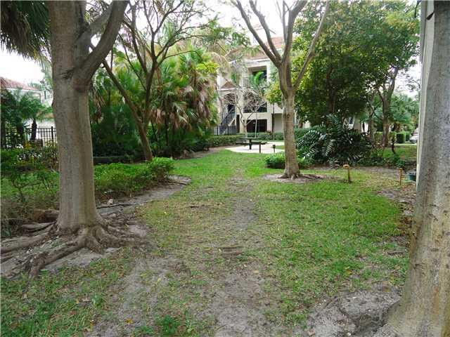5900 West Sample Road, Unit 1016 Coral Springs, FL 33067 - Photo 8 of 13 Exterior Front