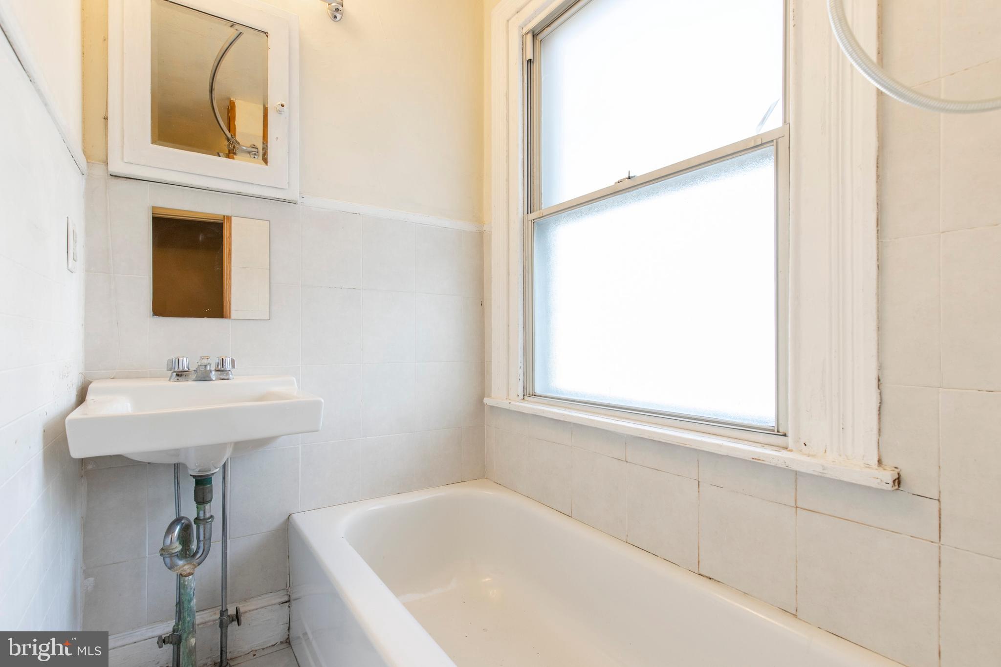 813 North Providence Road Media, PA 19063 - Photo 12 of 16 Full bath on 2nd floor