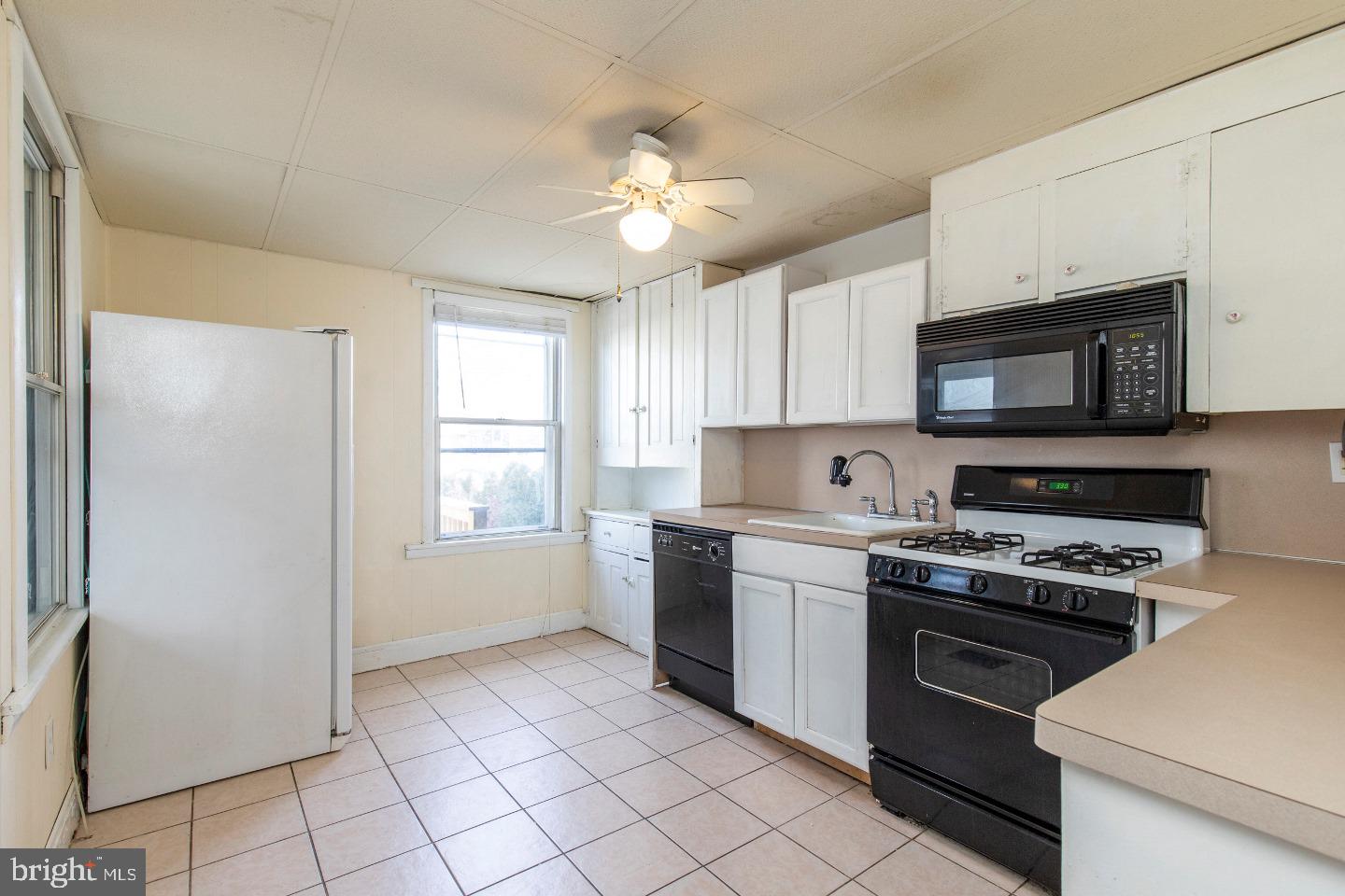 813 North Providence Road Media, PA 19063 - Photo 3 of 16 Spacious Kitchen