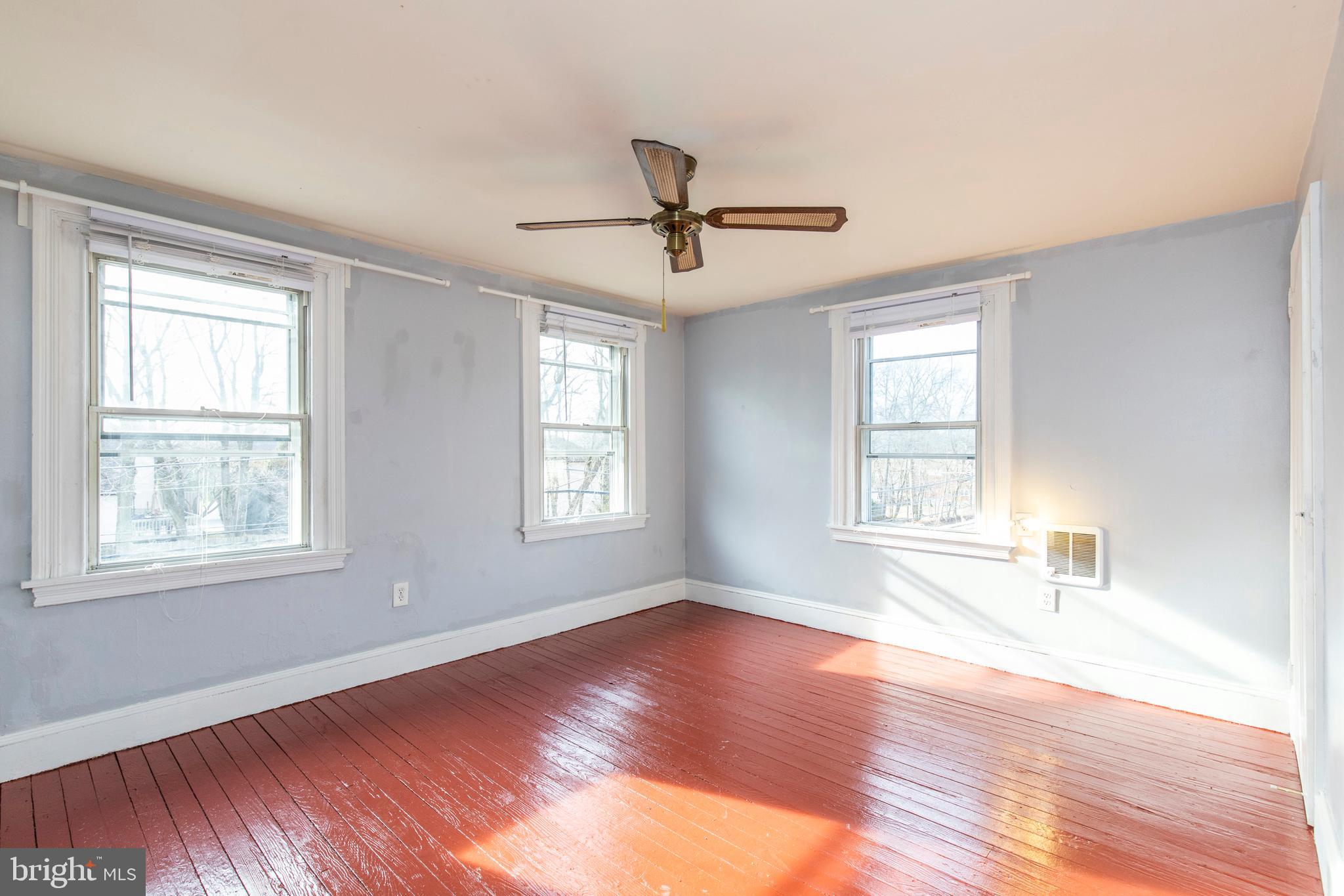 813 North Providence Road Media, PA 19063 - Photo 10 of 16 Light Filled Main Bedroom