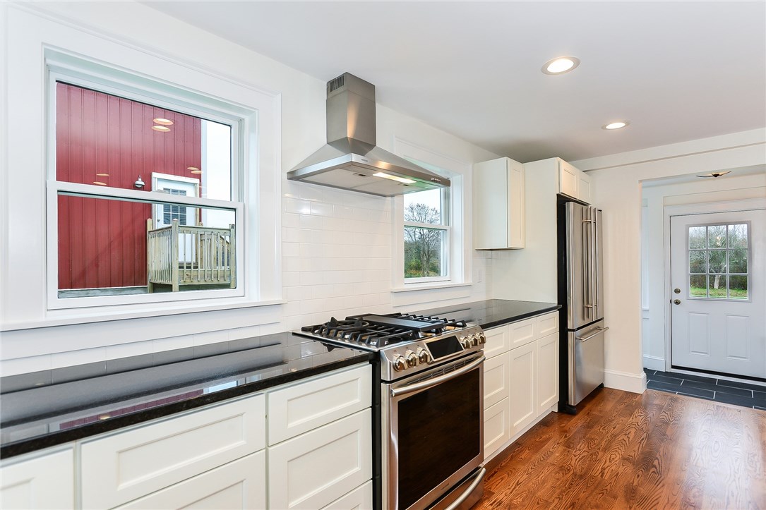 42 Brownell Road Little Compton, RI 02837 - Photo 5 of 40