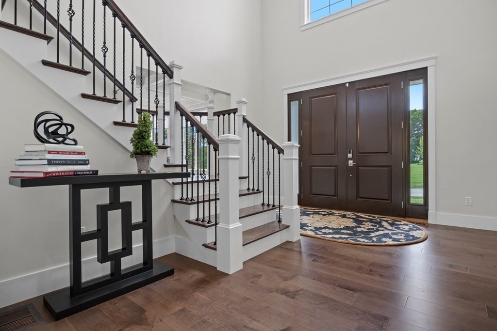 38 Hedgerow Ln. Westwood, MA 02090 - Photo 2 of 42