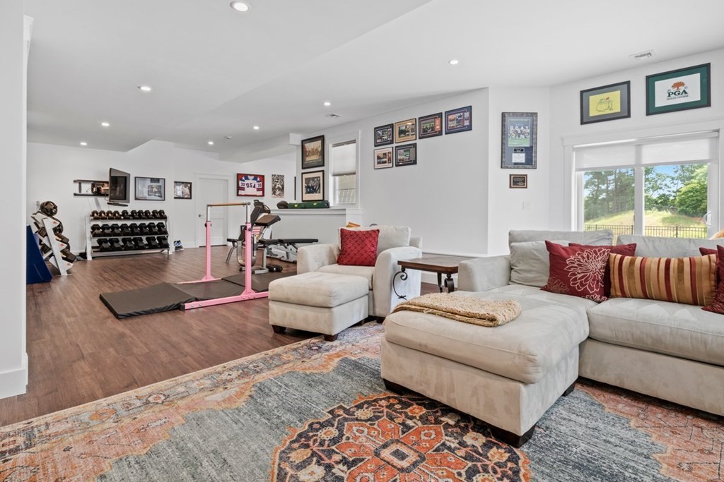 38 Hedgerow Ln. Westwood, MA 02090 - Photo 32 of 42