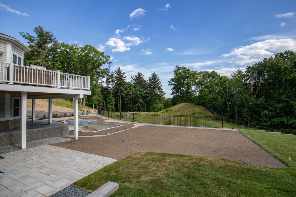 38 Hedgerow Ln. Westwood, MA 02090 - Photo 34 of 42