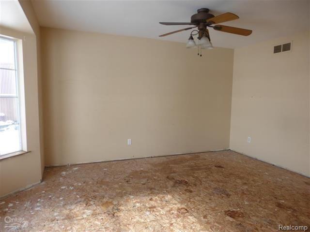 14116 Hough Road Allenton, MI 48002 - Photo 6 of 16 6.JPG