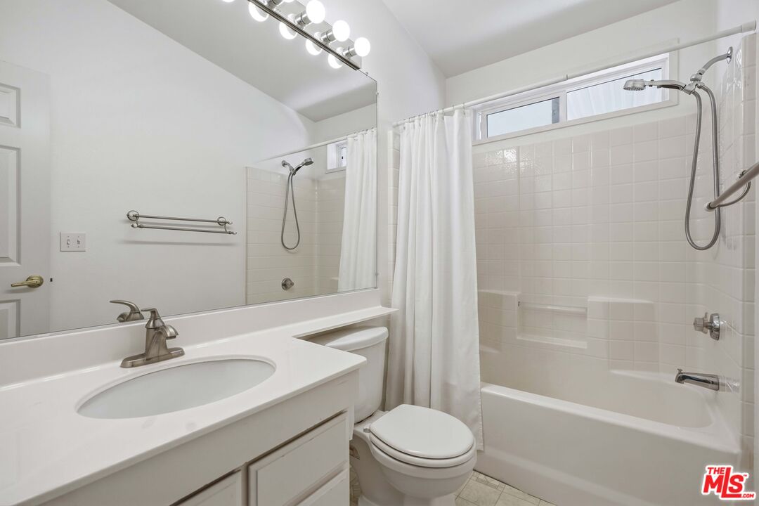 29500 Heathercliff Road, Unit 265 Malibu, CA 90265 - Photo 17 of 32