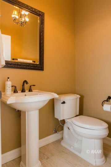 430 West Javis Avenue Ridgecrest, CA 93555 - Photo 17 of 35 a bathroom with a sink and a toilet