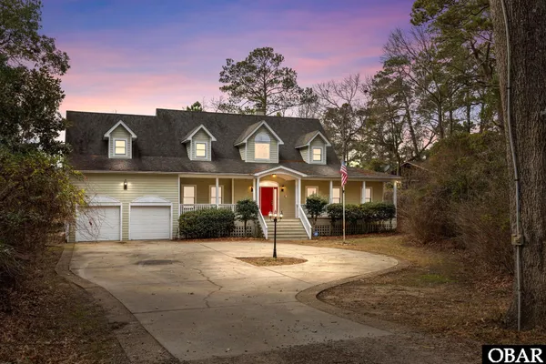 $879,000 | 147 South Dogwood Trail, Southern Shores, NC 27949