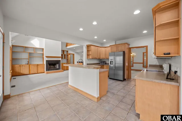 $899,900 | 147 South Dogwood Trail, Southern Shores, NC 27949