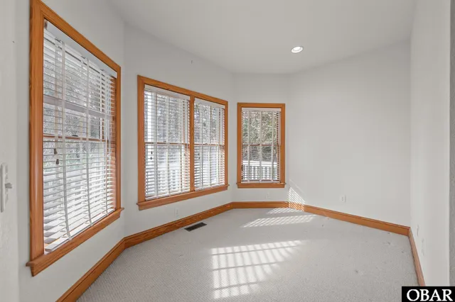 $899,900 | 147 South Dogwood Trail, Southern Shores, NC 27949