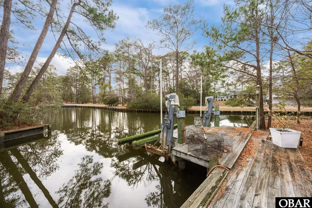 $899,900 | 147 South Dogwood Trail, Southern Shores, NC 27949