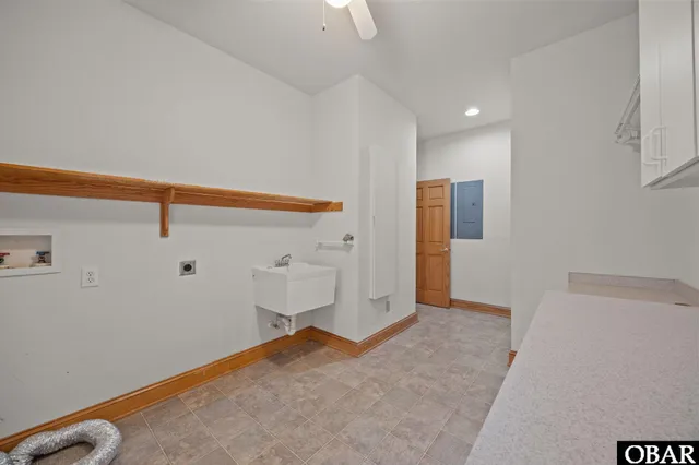 $899,900 | 147 South Dogwood Trail, Southern Shores, NC 27949