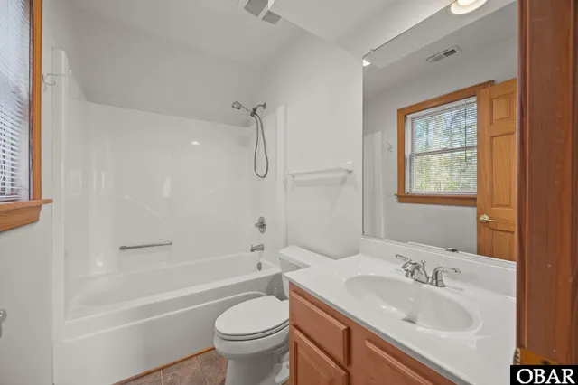 $899,900 | 147 South Dogwood Trail, Southern Shores, NC 27949