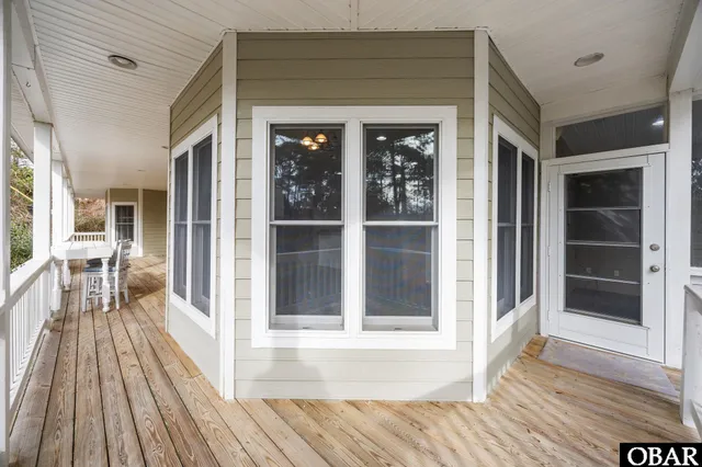 $899,900 | 147 South Dogwood Trail, Southern Shores, NC 27949