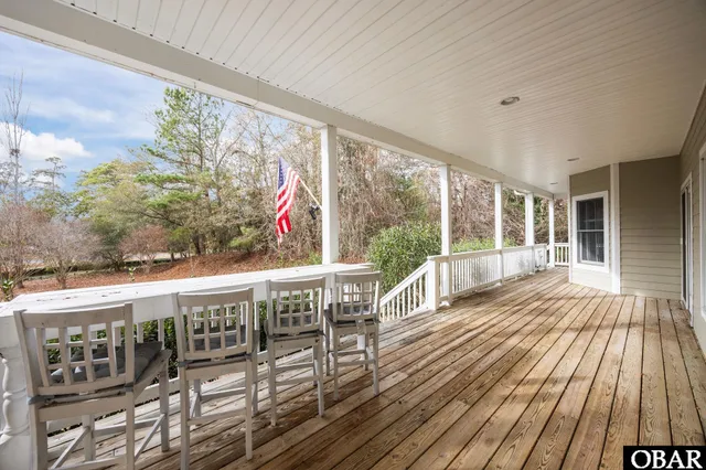 $899,900 | 147 South Dogwood Trail, Southern Shores, NC 27949