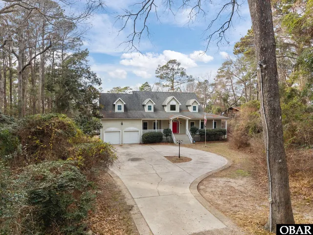 $899,900 | 147 South Dogwood Trail, Southern Shores, NC 27949