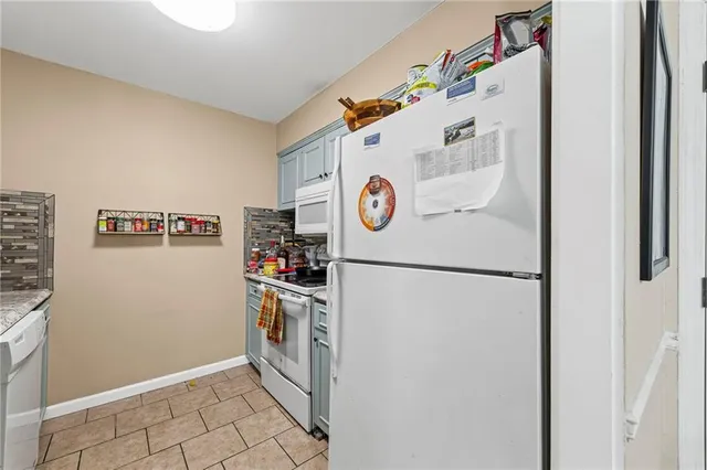 $159,000 | 5125 West 75th Street, Prairie Village, KS 66208