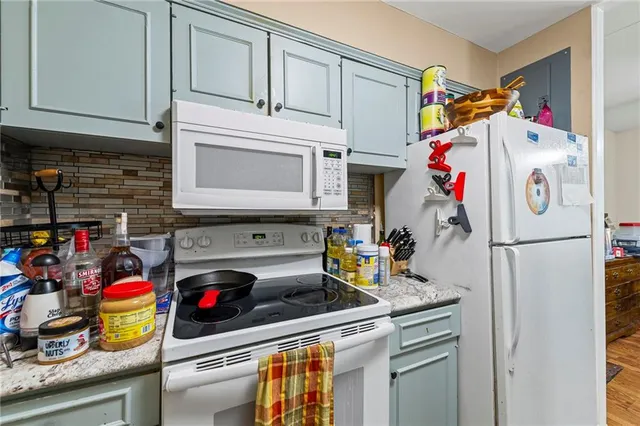 $159,000 | 5125 West 75th Street, Prairie Village, KS 66208