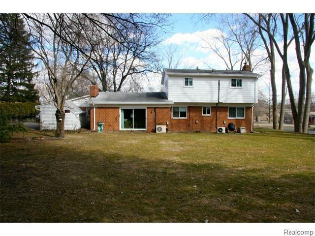 64 East Maryknoll Road Rochester Hills, MI 48309 - Photo 3 of 28
