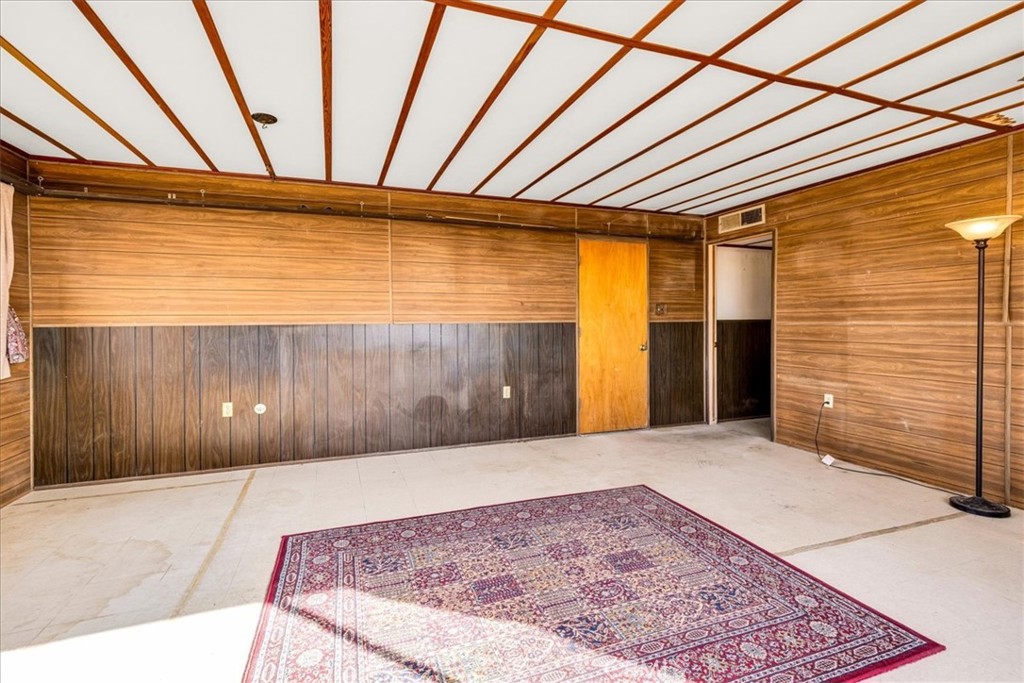 64720 Sonora Road Joshua Tree, CA 92252 - Photo 18 of 33 a view of an empty room