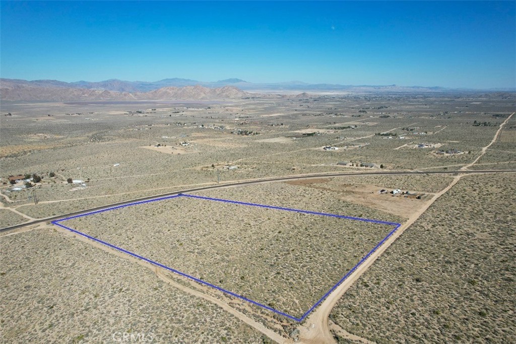 39 Santa Rosa Road Lucerne Valley, CA 92356 - Photo 5 of 18 a view of beach and ocean