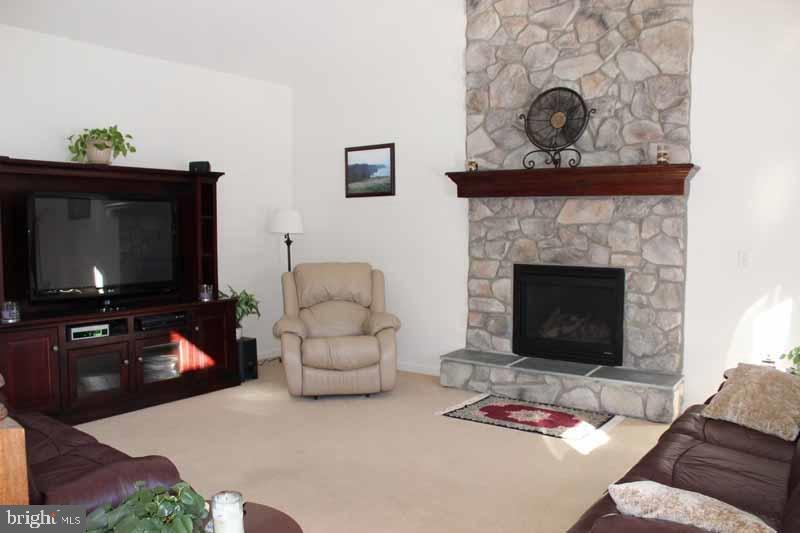 1232 Orchard Road Lititz, PA 17543 - Photo 4 of 23