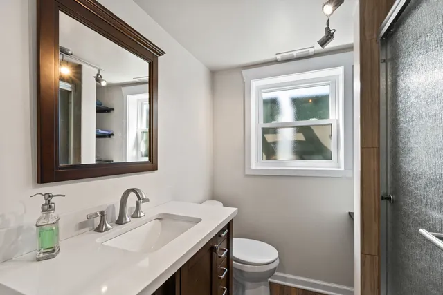 $359,900 | 5823 Stuart Lane, Oak Forest, IL 60452