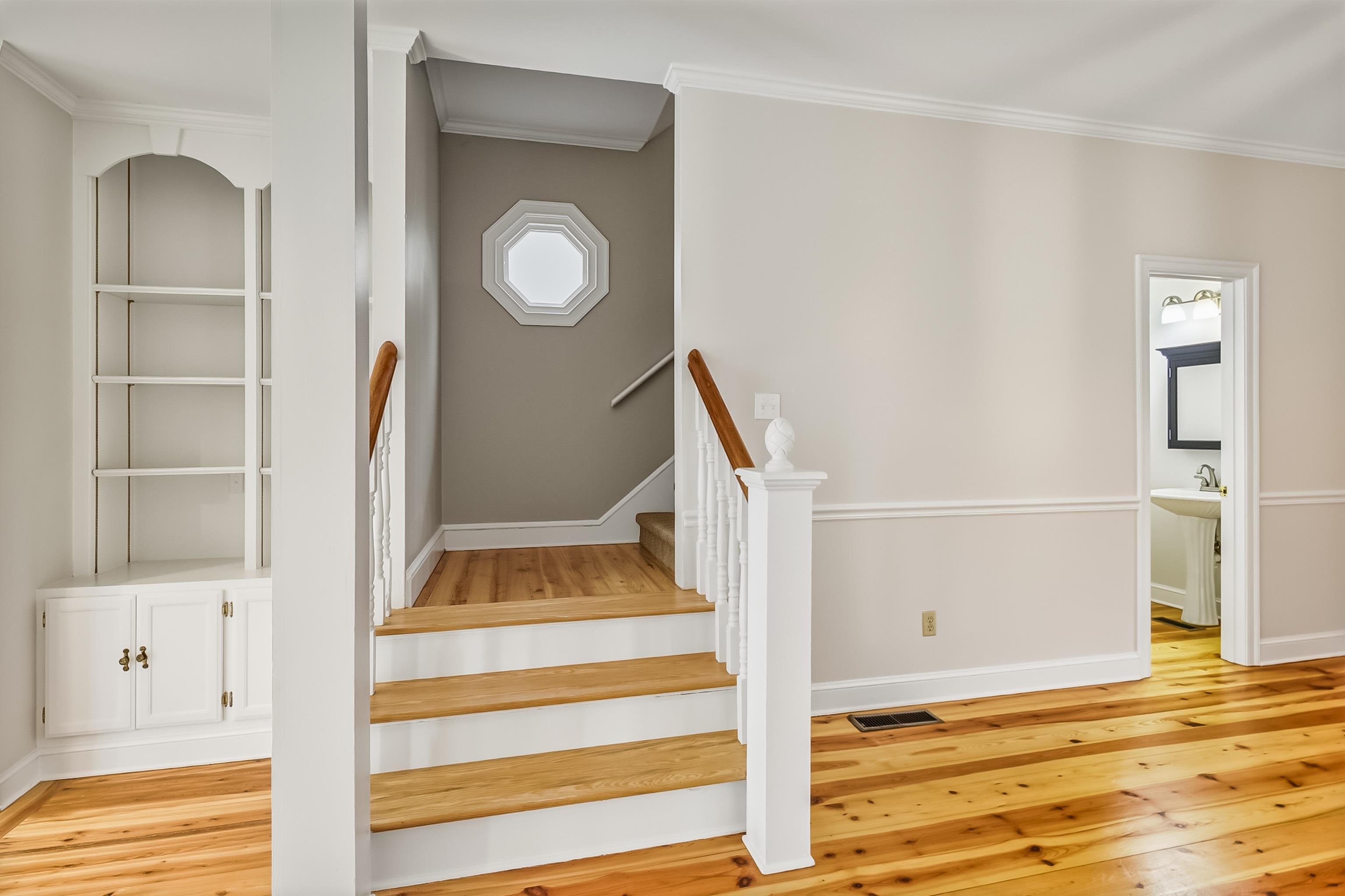 154 Harbor Ridge Lane North Memphis, TN 38103 - Photo 19 of 39 a view of entryway and hall with wooden floor