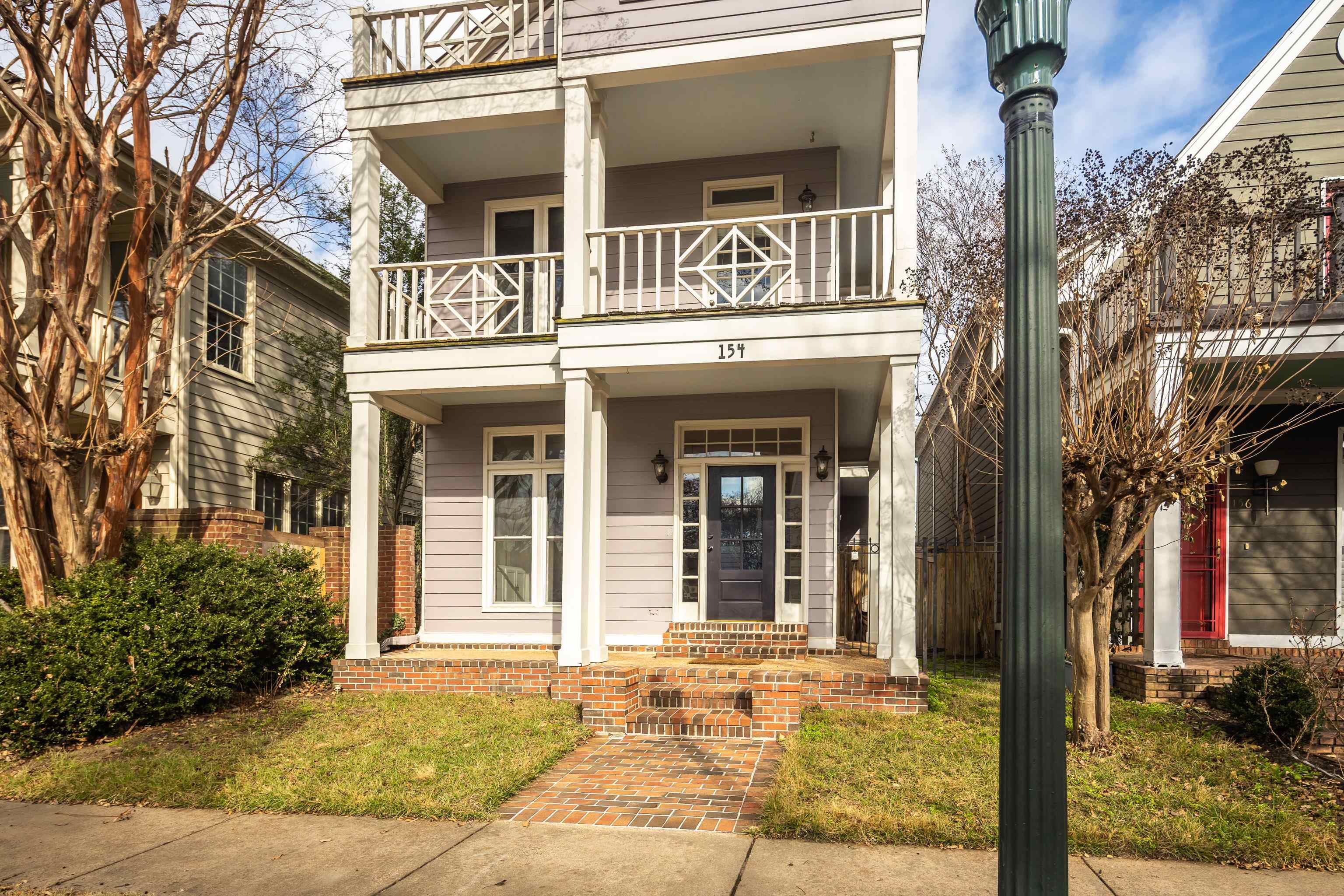 154 Harbor Ridge Lane North Memphis, TN 38103 - Photo 2 of 39 front view of a house