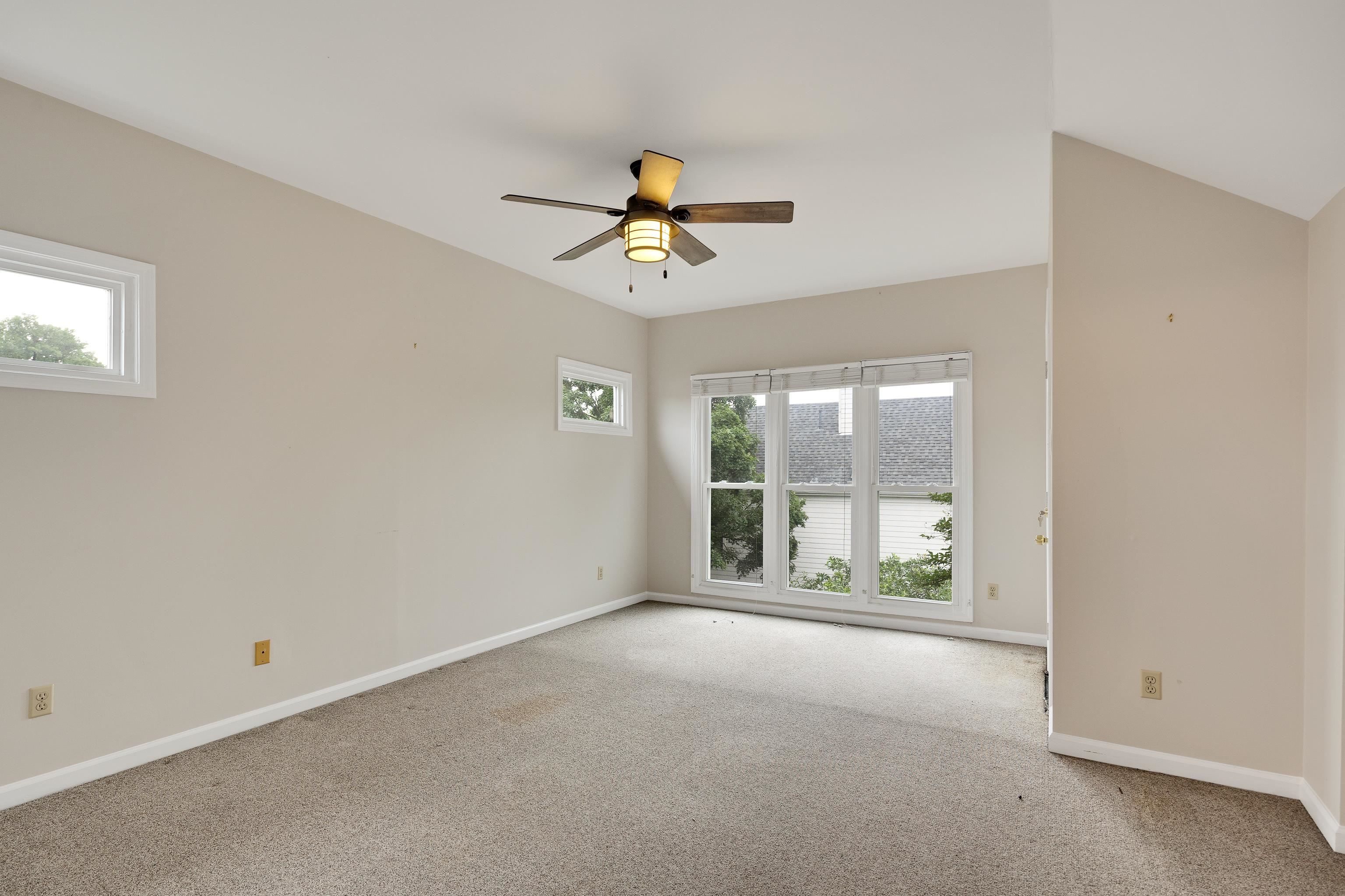 154 Harbor Ridge Lane North Memphis, TN 38103 - Photo 32 of 39 wooden floor in an empty room with a window