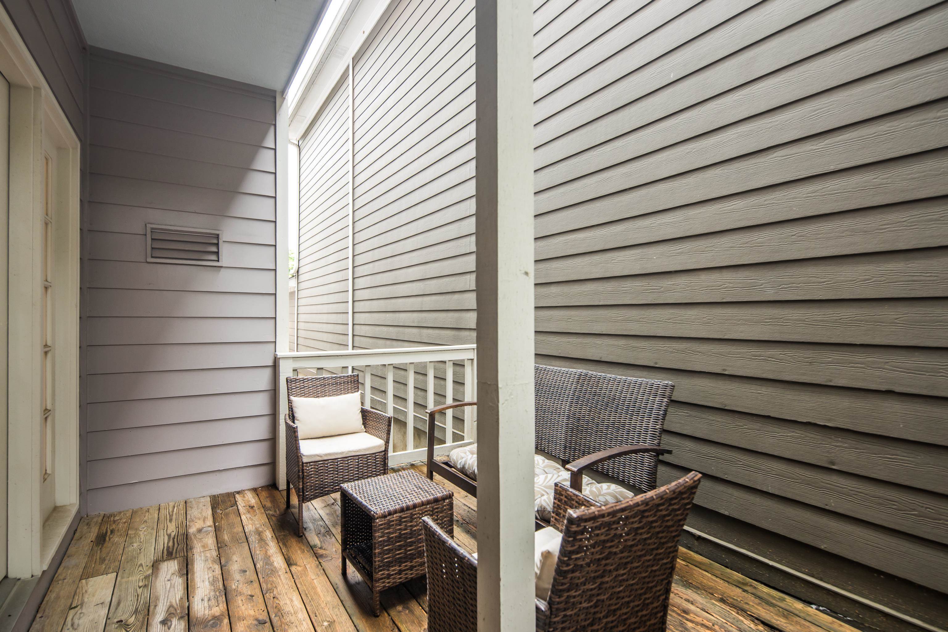 154 Harbor Ridge Lane North Memphis, TN 38103 - Photo 34 of 39 a view of balcony with a couple of chairs