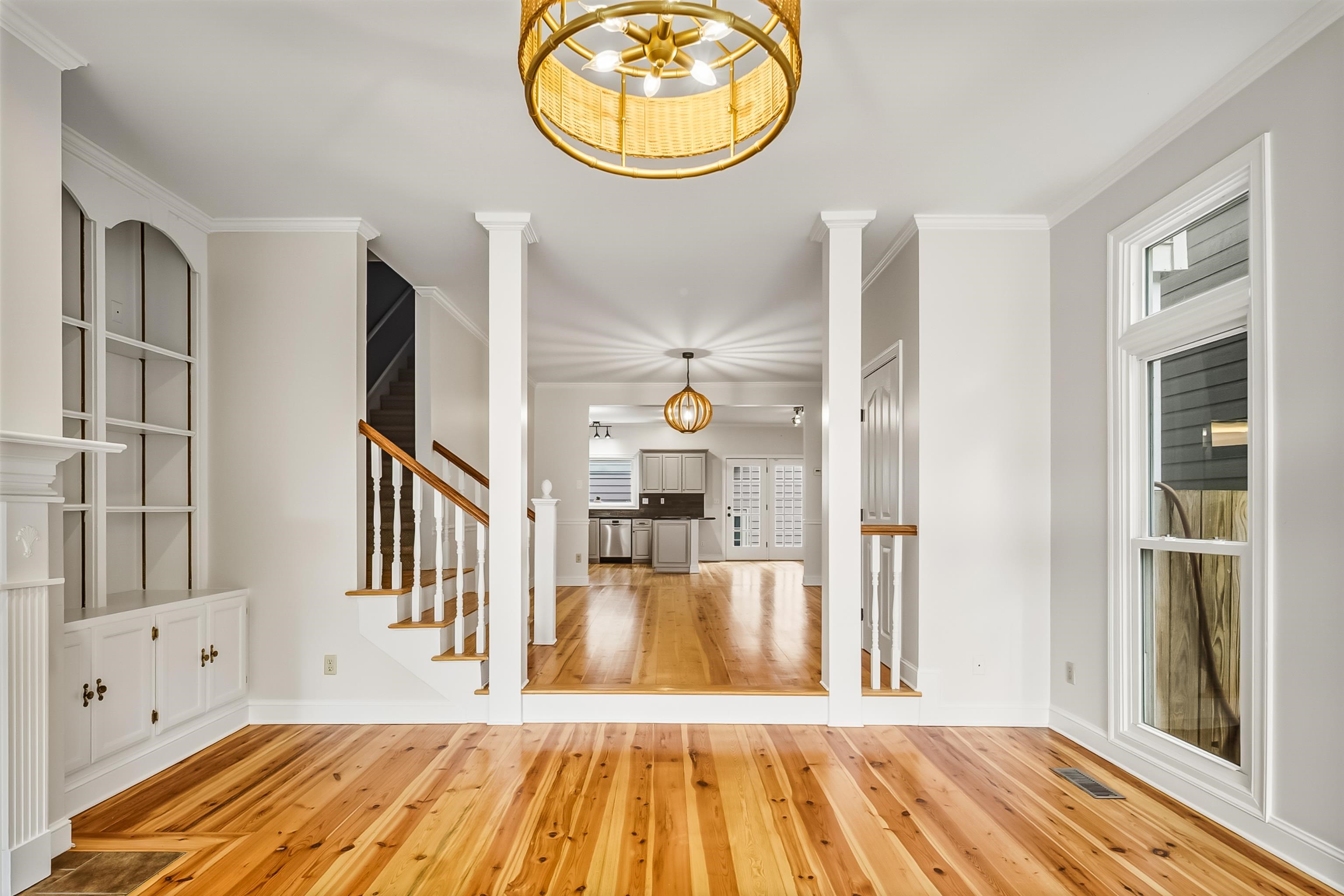 154 Harbor Ridge Lane North Memphis, TN 38103 - Photo 8 of 39 a view of a living room and wooden floor