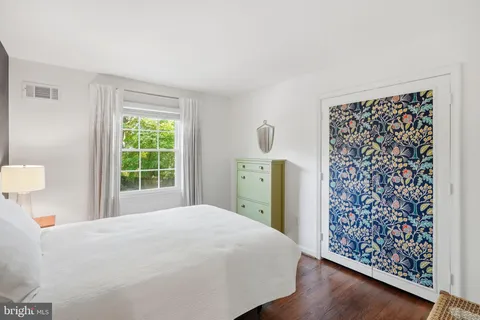 $939,990 | 810 Duke Street, Rockville, MD 20850