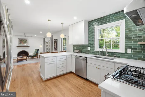 $939,990 | 810 Duke Street, Rockville, MD 20850