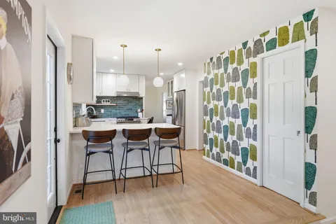 $939,990 | 810 Duke Street, Rockville, MD 20850