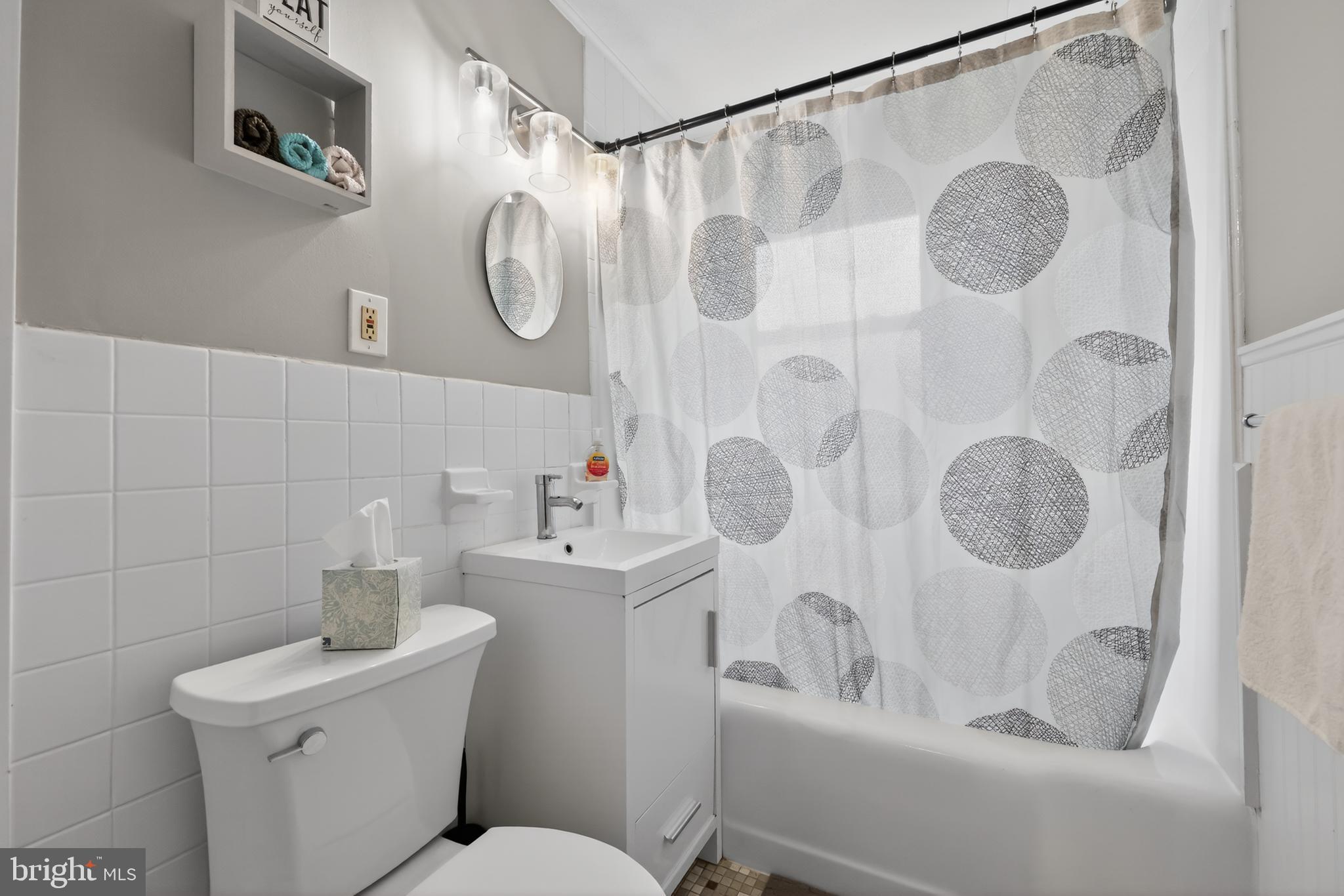 111 Gable Road Paoli, PA 19301 - Photo 20 of 25 Full bathroom