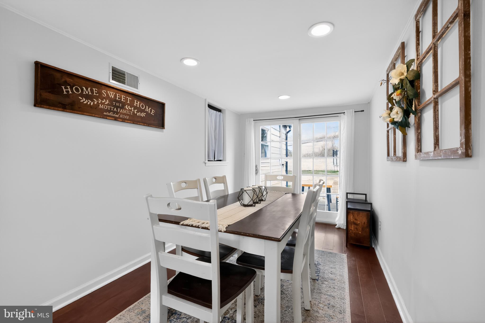 111 Gable Road Paoli, PA 19301 - Photo 4 of 25 Dining Room with slider to back yard.