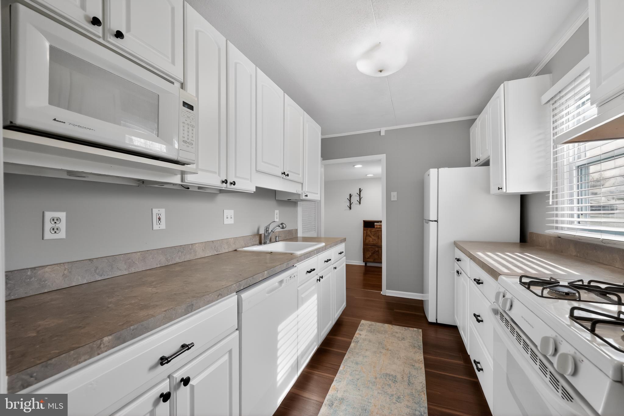 111 Gable Road Paoli, PA 19301 - Photo 6 of 25 Kitchen