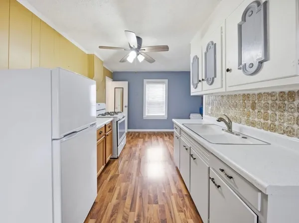 $2,350 | 604 North 8th Avenue, Maywood, IL 60153