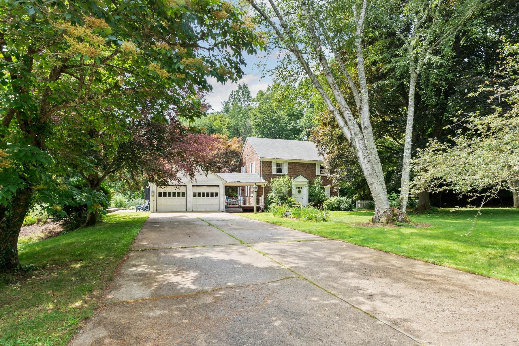 48 Pleasant Street Epping, NH 03042 - Photo 3 of 44