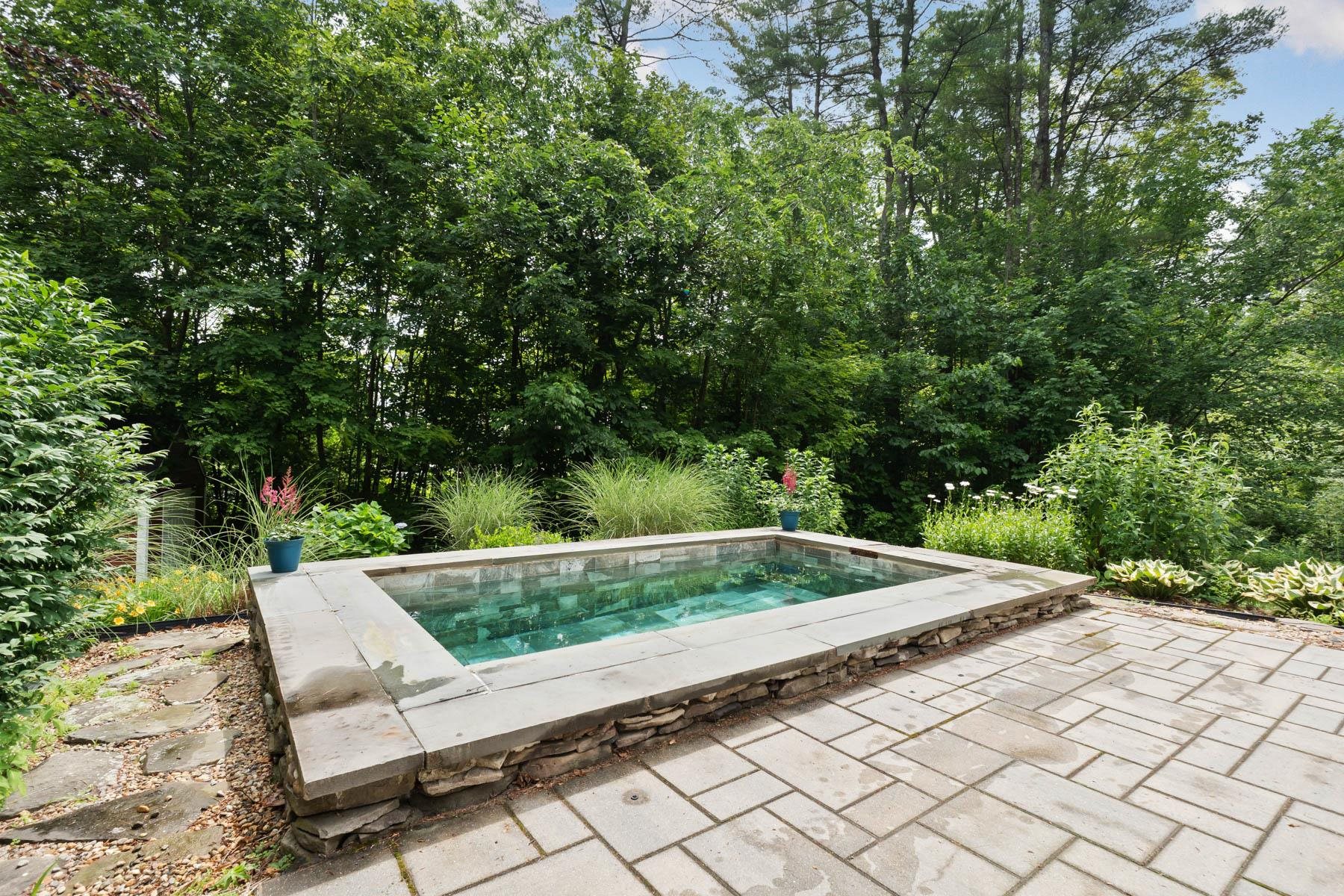 48 Pleasant Street Epping, NH 03042 - Photo 35 of 44