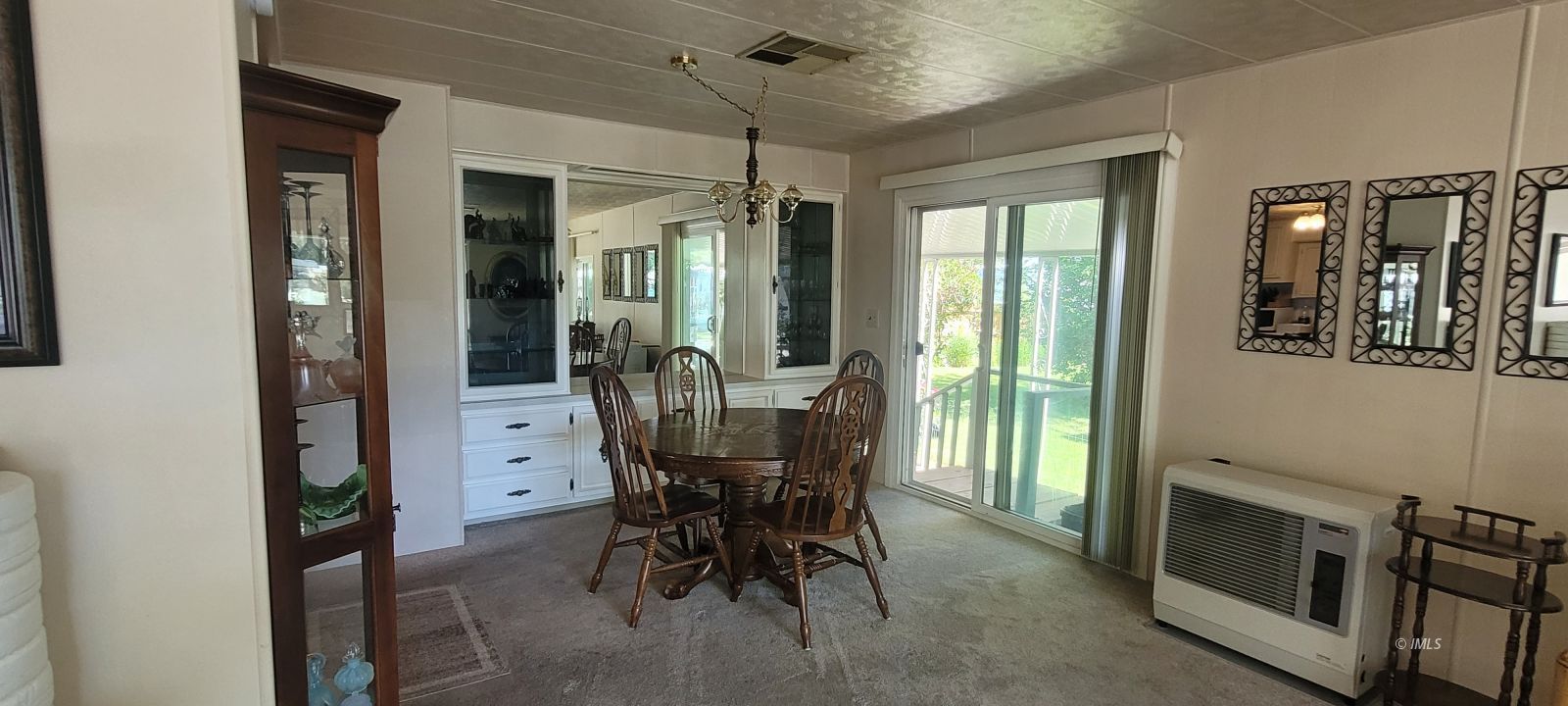 2293 Galloway Avenue Bishop, CA 93514 - Photo 5 of 13 a view of a livingroom with furniture and windows