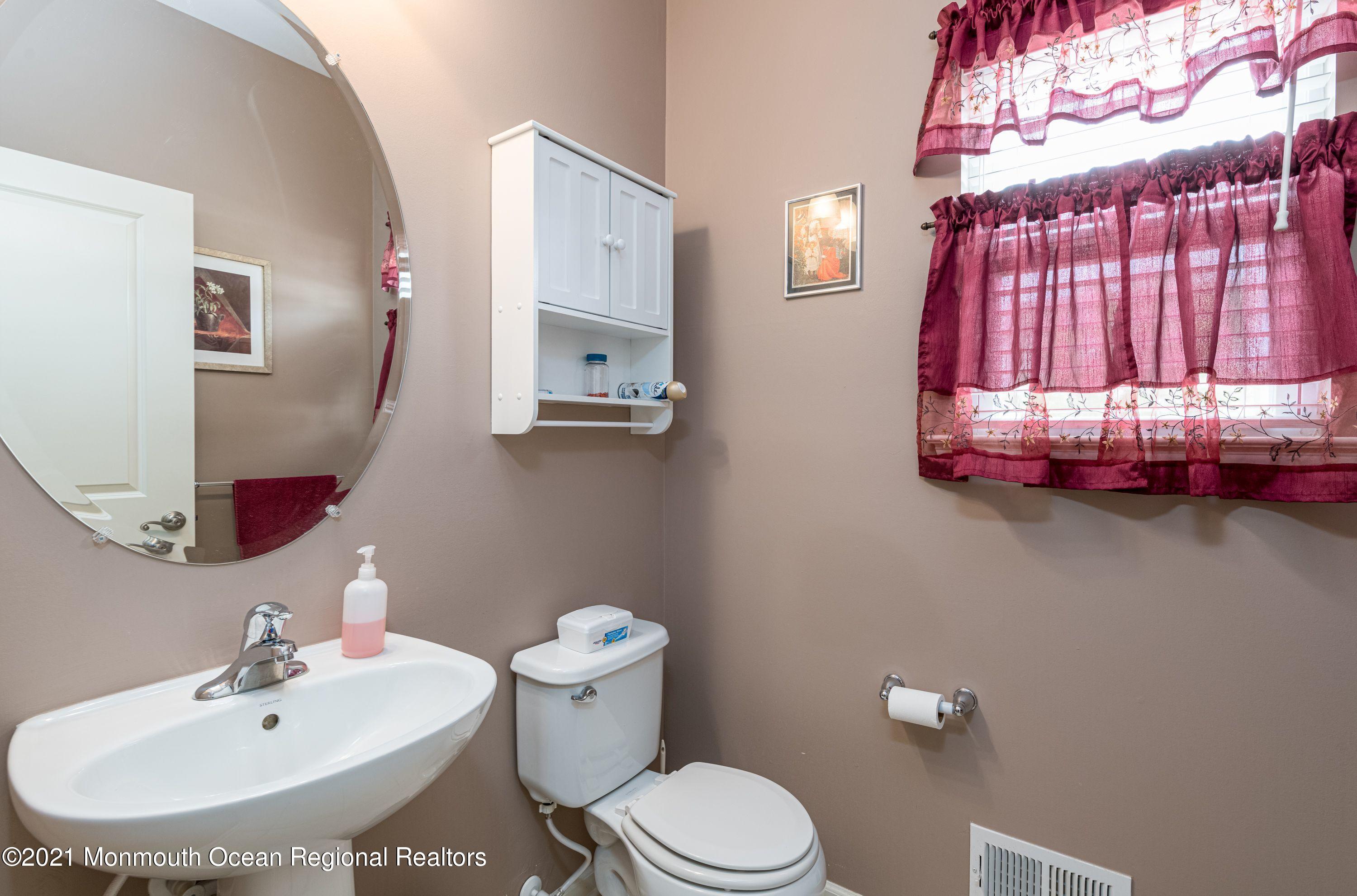36 Bridle Path Bayville, NJ 08721 - Photo 16 of 33 Powder room