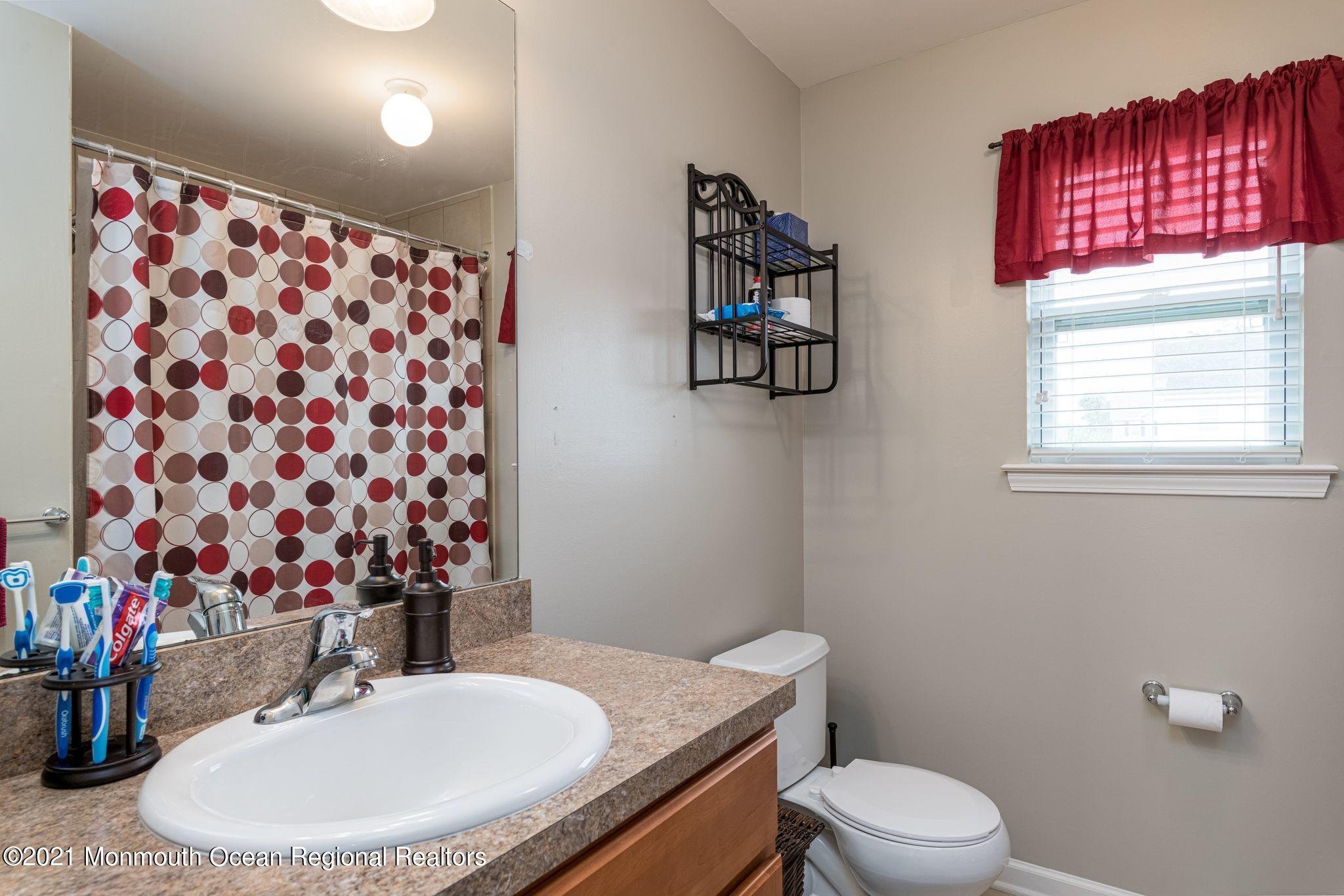 36 Bridle Path Bayville, NJ 08721 - Photo 18 of 33 Main Bath