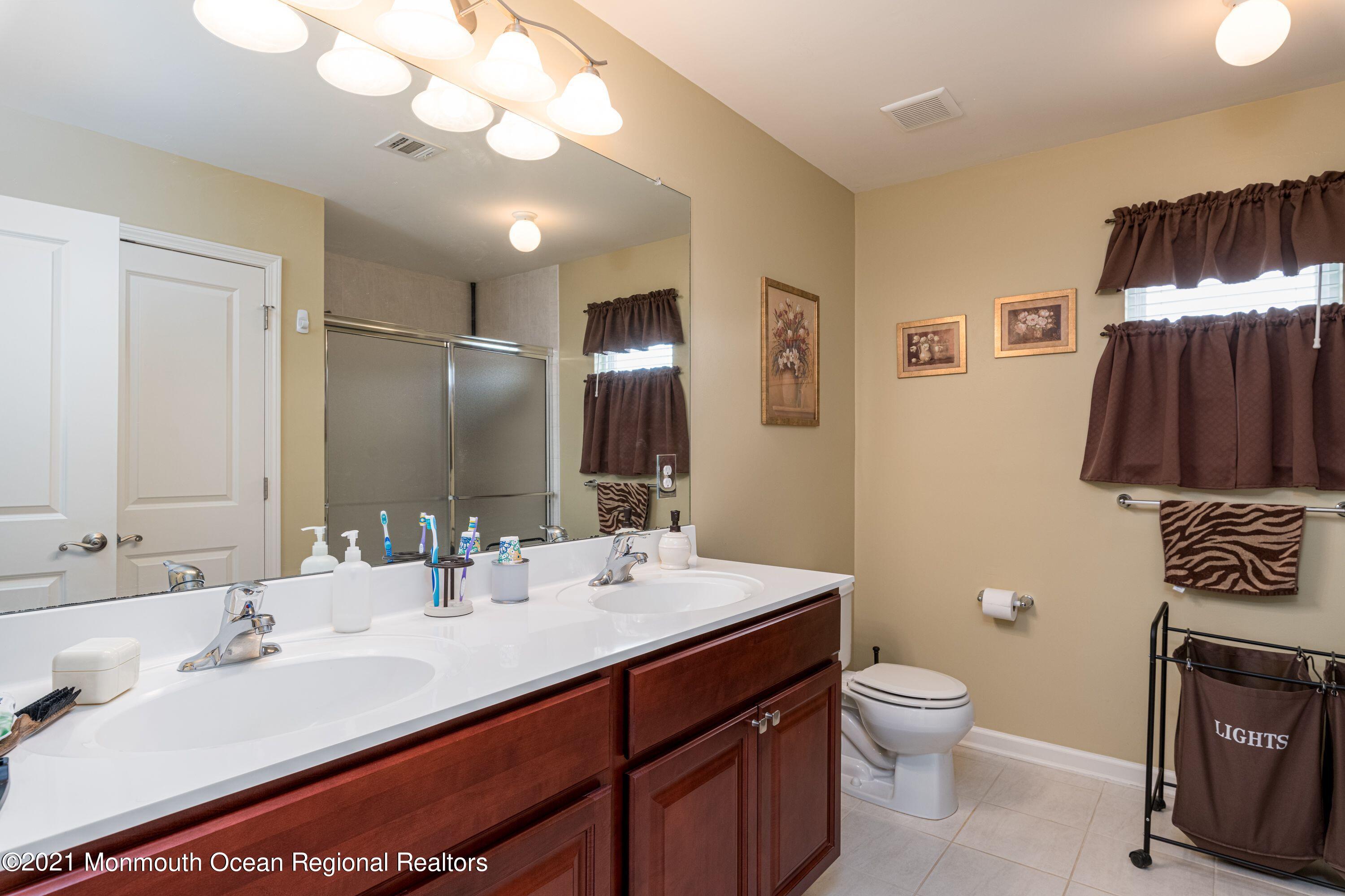 36 Bridle Path Bayville, NJ 08721 - Photo 23 of 33 Master Bath