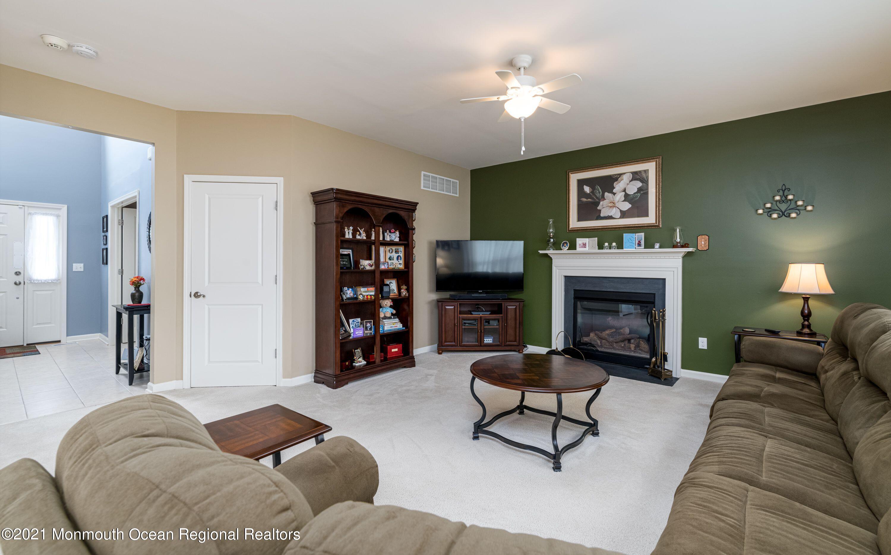 36 Bridle Path Bayville, NJ 08721 - Photo 10 of 33 Family Room